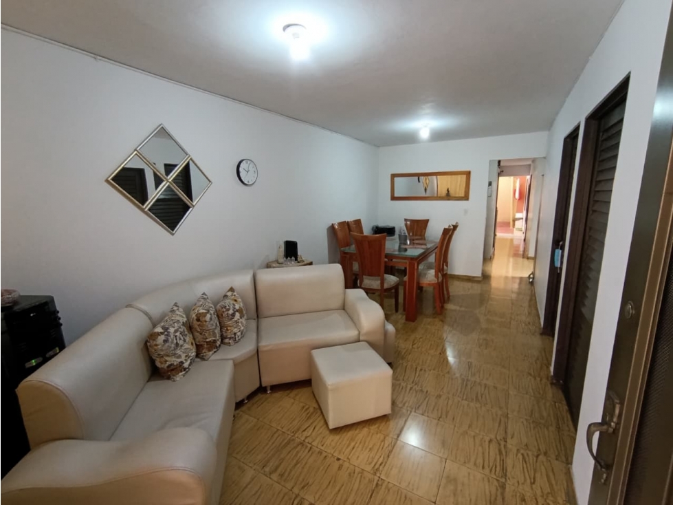 CASA DE DE 3 PISOS EN EL BARRIO EL DORADO - 79 — foto 2