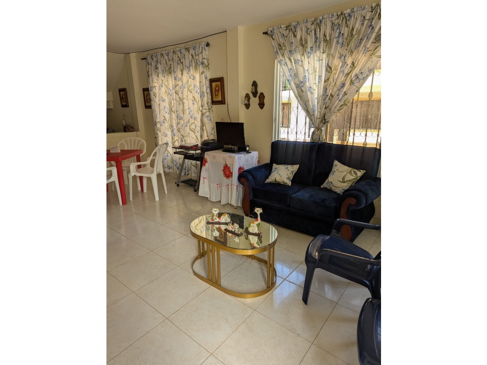CASA ESQUINERA EN LOS GUADUALES - 83 — foto 3