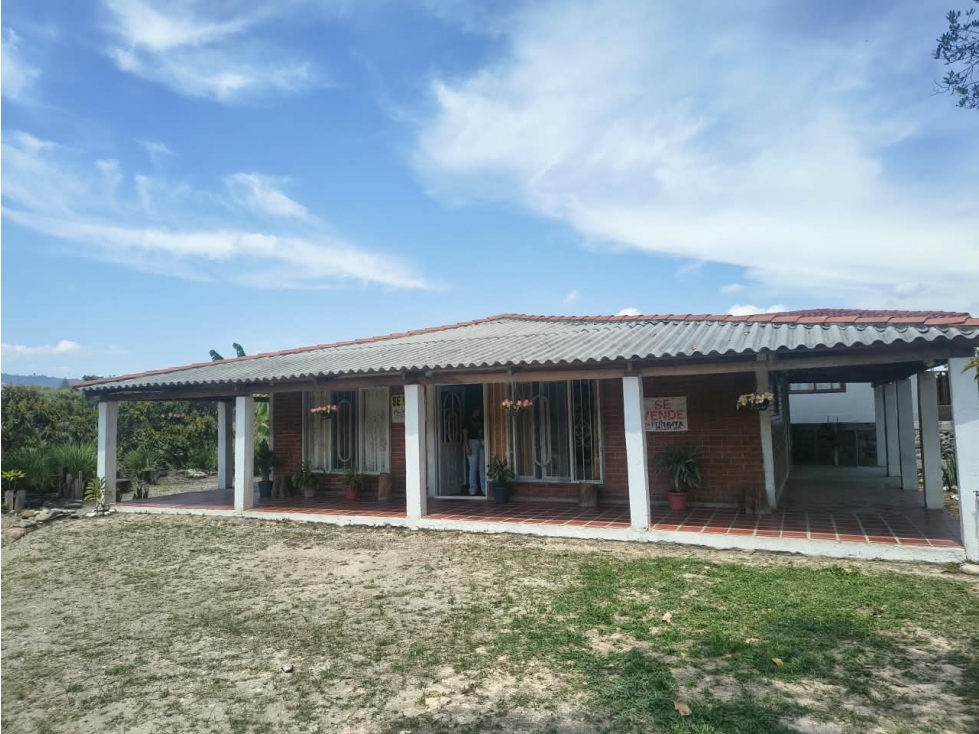 VENTA DE CASA FINCA EN CONDOMINIO MANANTIAL - 194