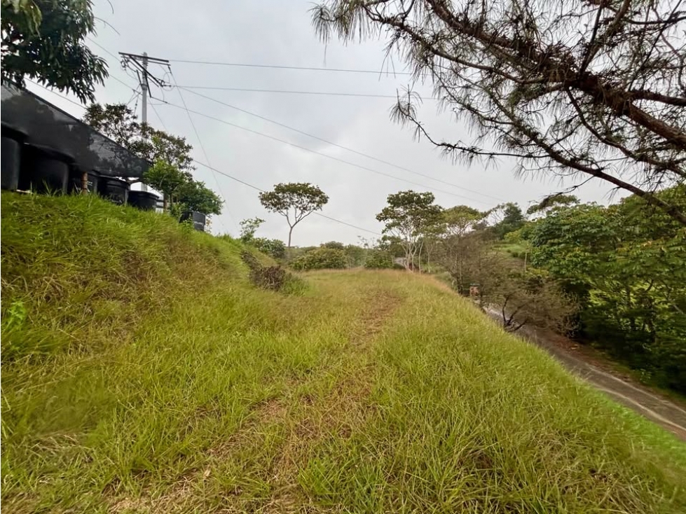 SE VENDE LOTE EN CONDOMINIO MANANTIAL - 161