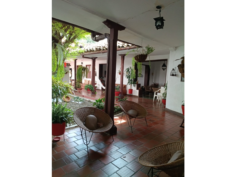 SE VENDE CASA CON LOCAL COMERCIAL EN EL CENTRO C- 45