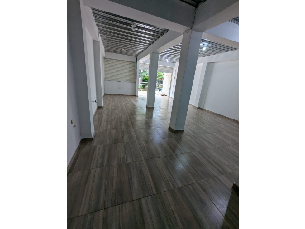 SE VENDE CASA COMERCIAL UBICADA EN PISCINA MUNICIPAL C- 6 — foto 2