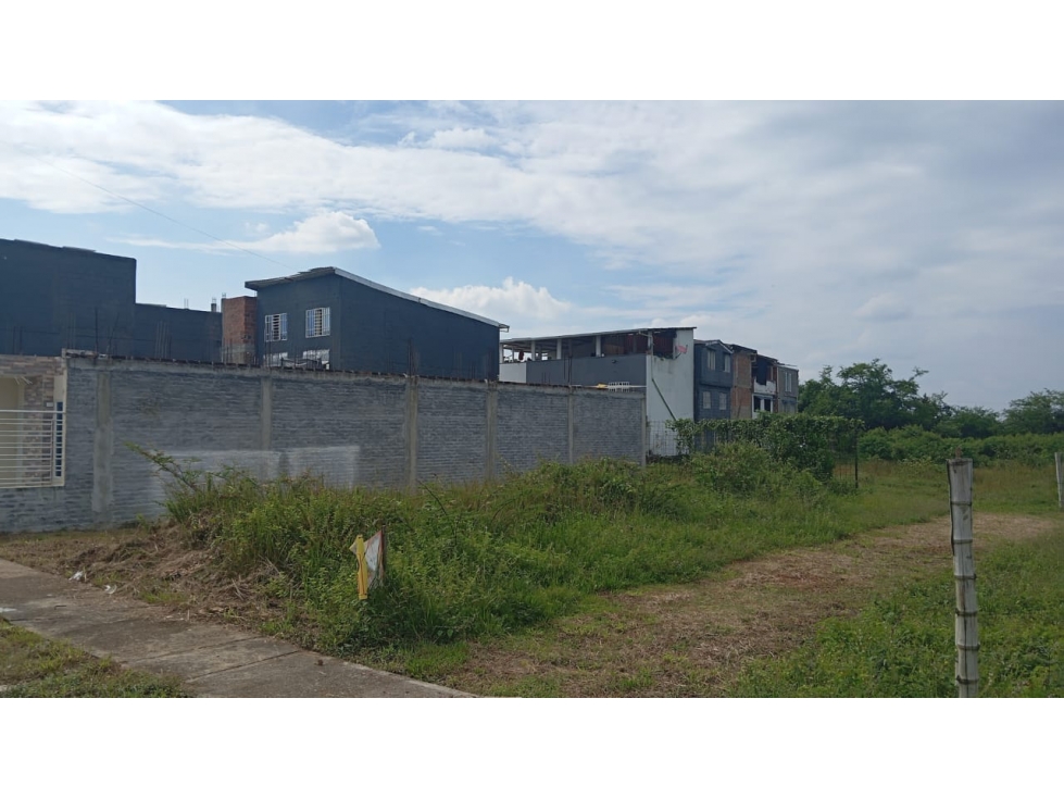 LOTE GRANDE EN LOS GUADUALES - 62 - 2