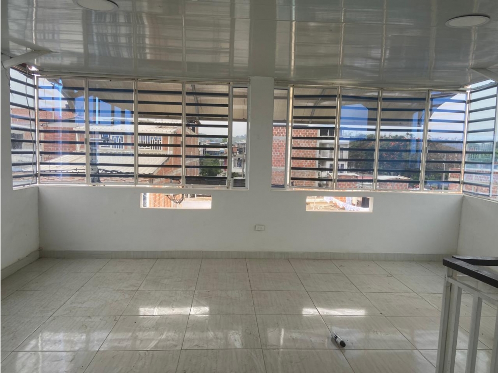 CASA DE 3 PISOS EN VILLA COLOMBIA - 84 - 2