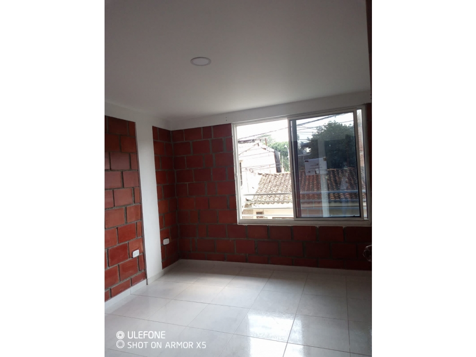 VENTA CASA DE 2 PISOS EN BARRIO CORONA 1 - 26 — foto 2