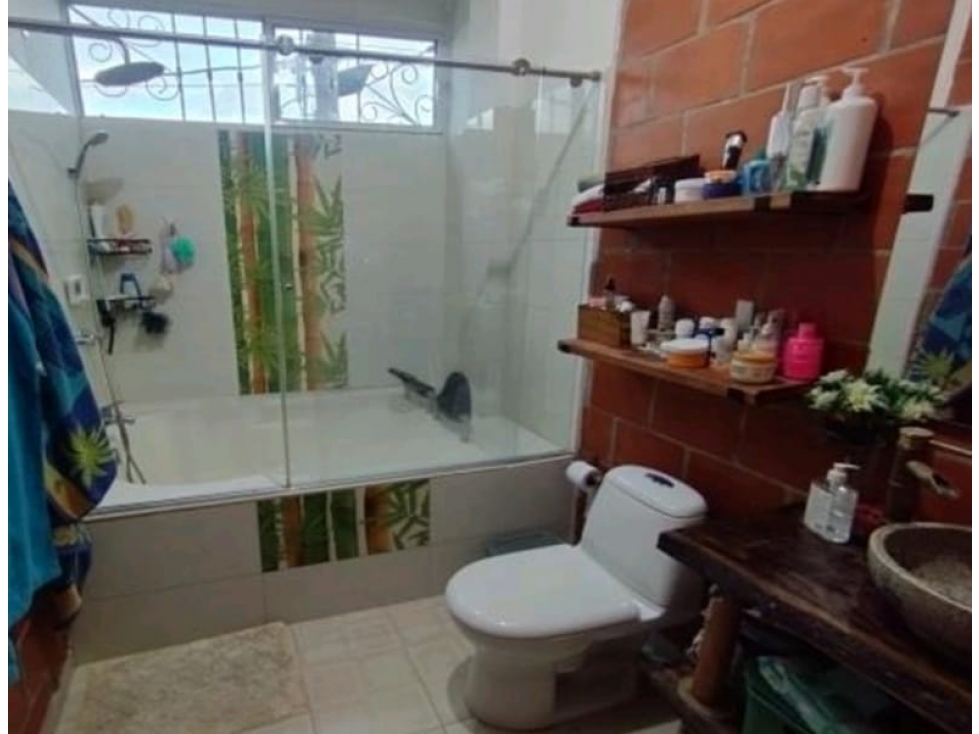 C163 VENTA DE CASA DE 3 PISOS EN CALOTO - 3