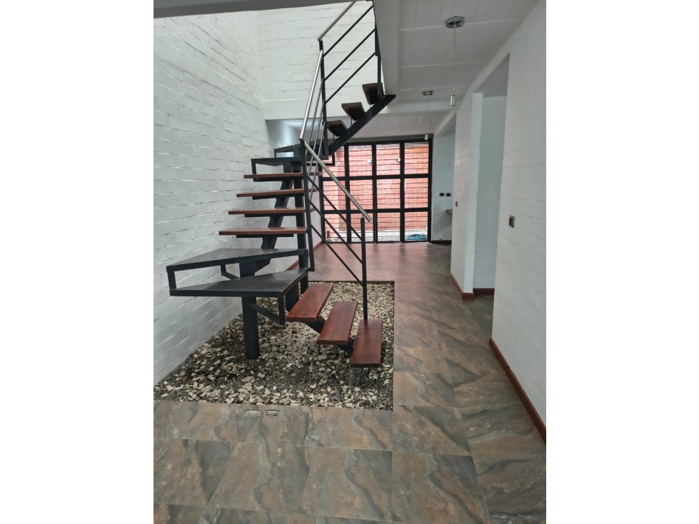 C166 VENTA DE CASA EN CARRERA 7, CORONA REAL - 2