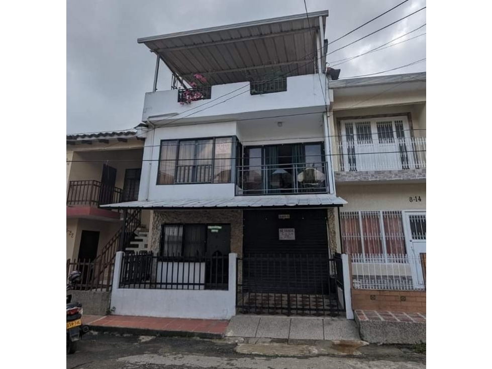 CASA DE 3 PISOS EN SANTA NITA 2 - 40 - 1