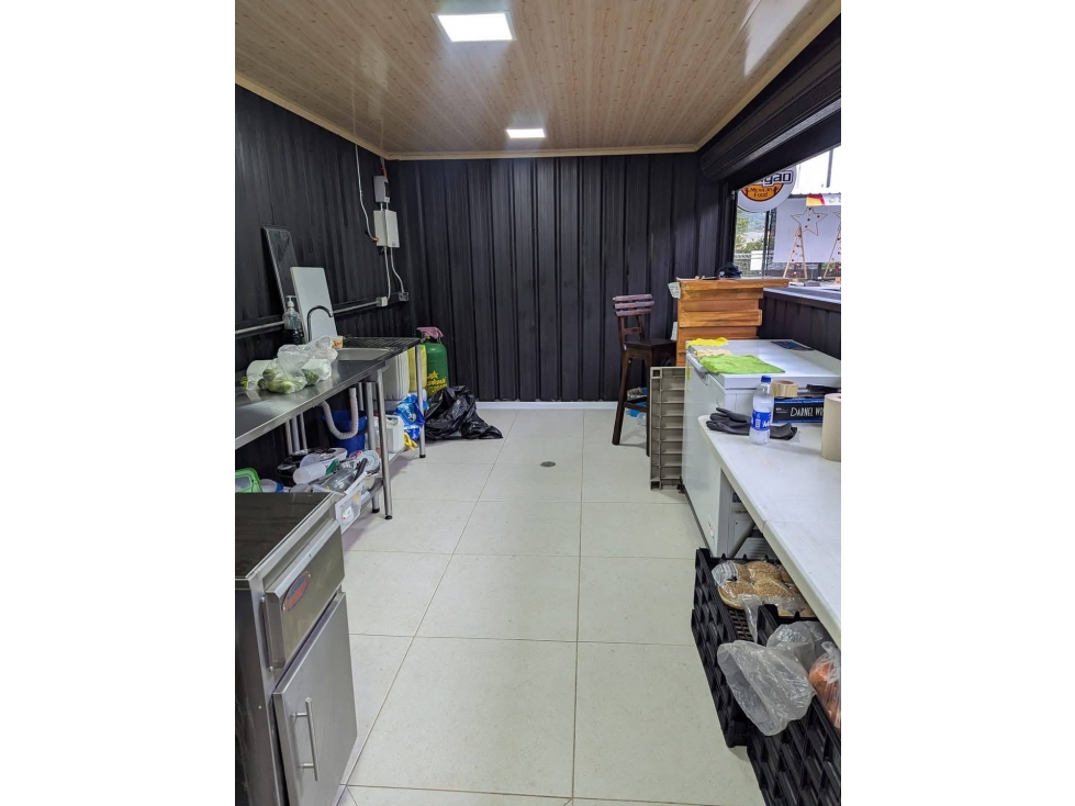 LOCAL COMERCIAL EN CENTRO COMERCIAL LLANO GRANDE - 80 - 5