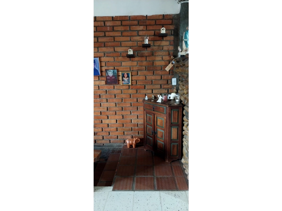 CASA CON LOCALES COMERCIALES EN SANTA ANITA -9 — foto 3