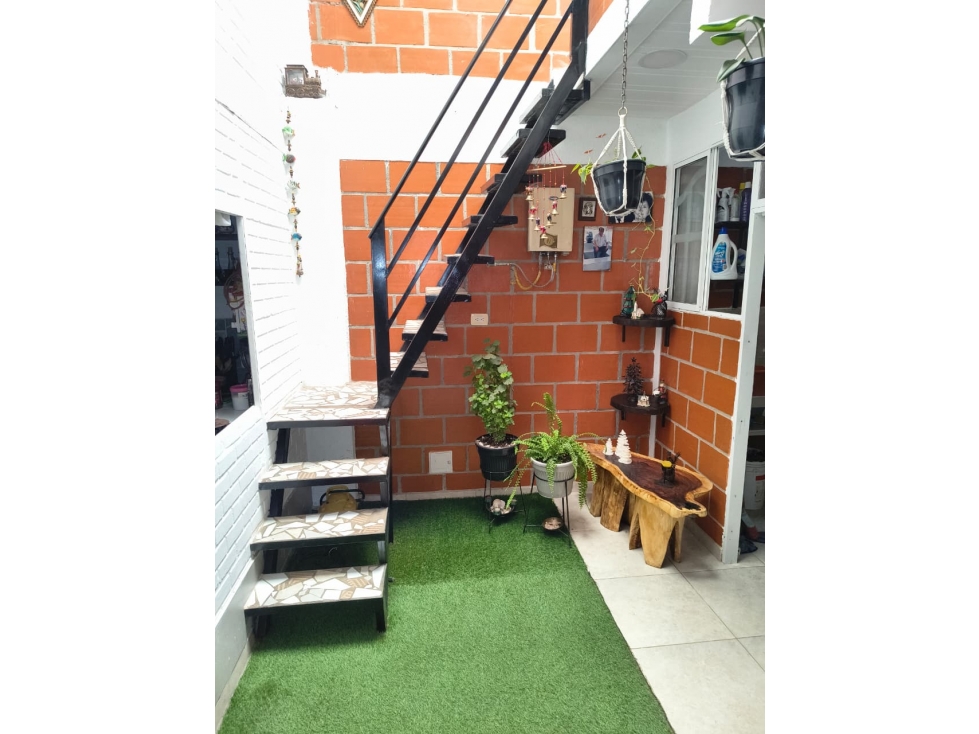 SE VENDE CASA DE DOS PISOS EN CALOTO - 181 — foto 3
