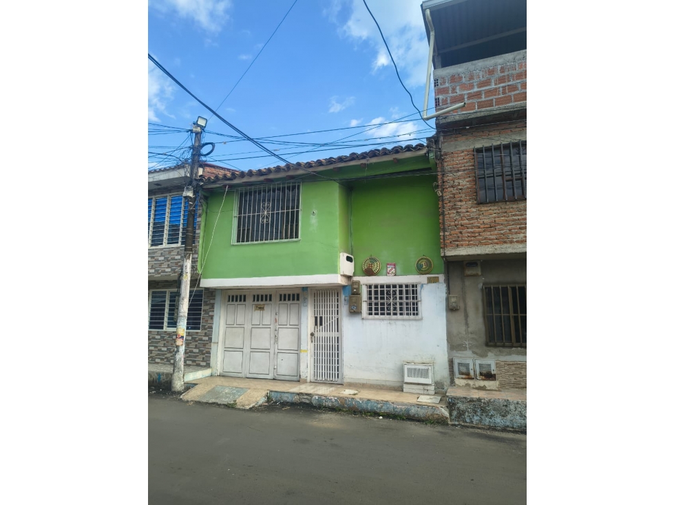 SE VENDE CASA DE 2 PISOS EN EL DORADO 2 - 179
