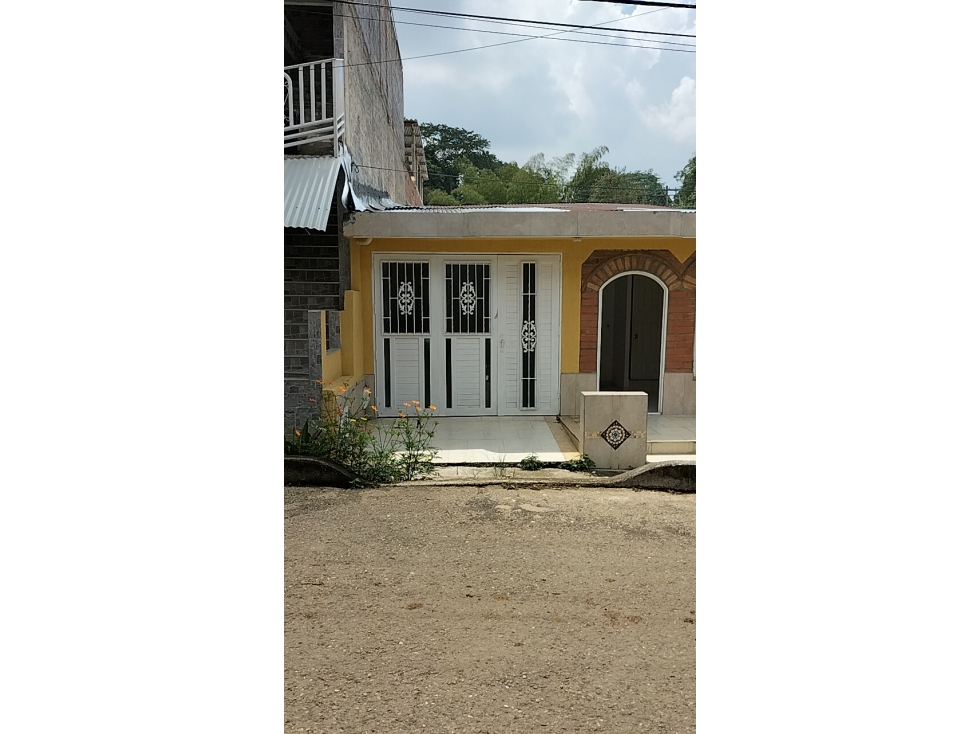 SE VENDE CASA CON PLANCHA EN BARRIO MIRADOR - 168