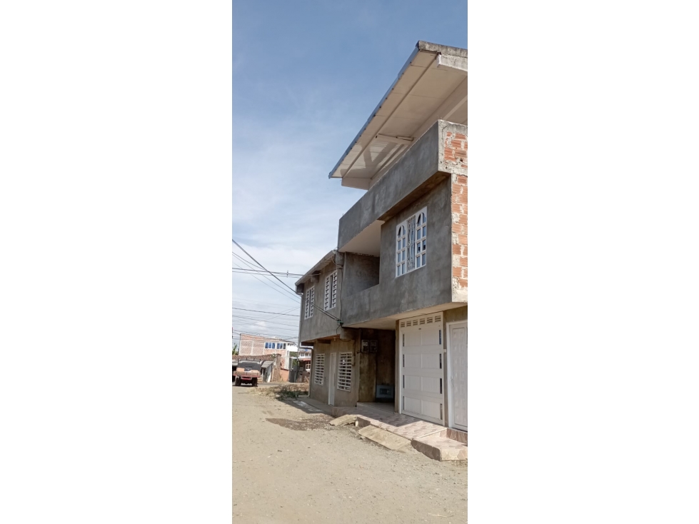 SE VENDE CASA DE 3 PISOS BIFAMILIAR - 164
