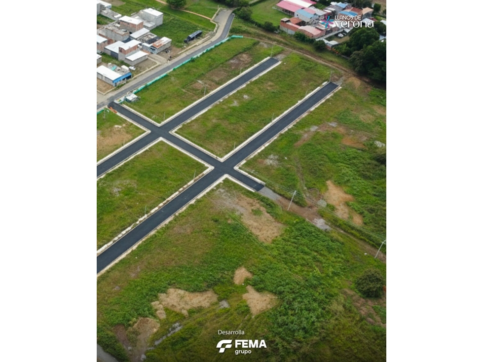 C121 SE VENDE LOTE MEDIANERO COMERCIAL EN LLANO GRANDE - 1