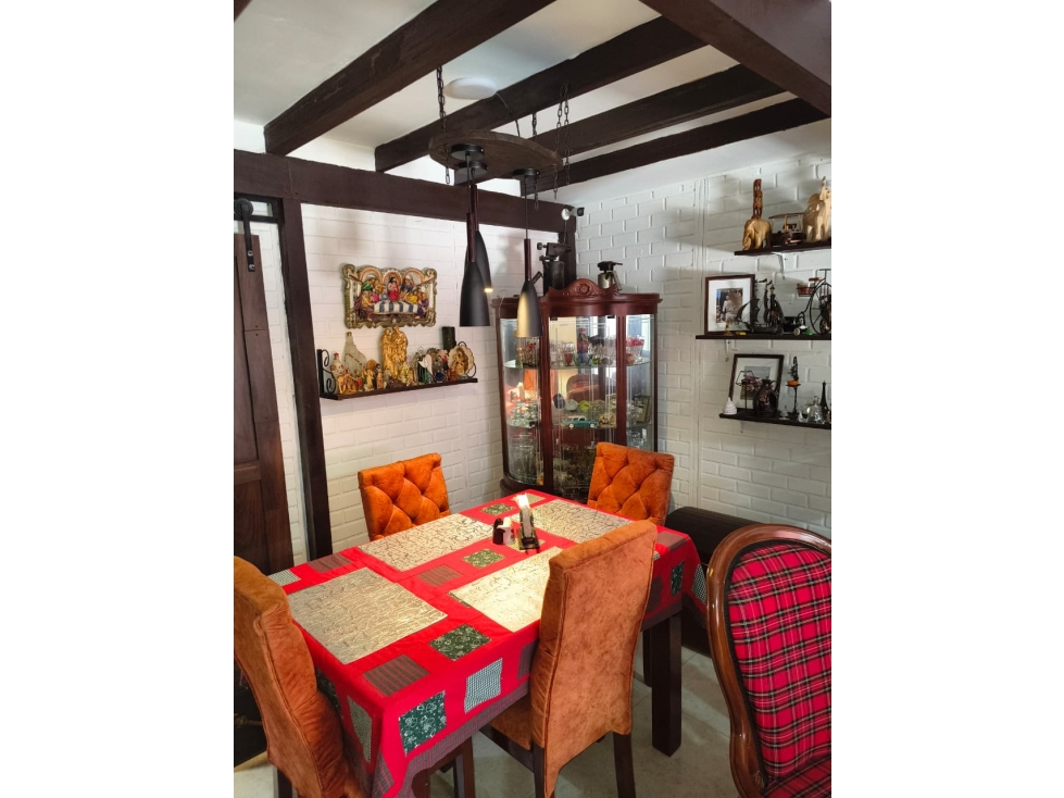 SE VENDE CASA DE DOS PISOS EN CALOTO - 181 — foto 4