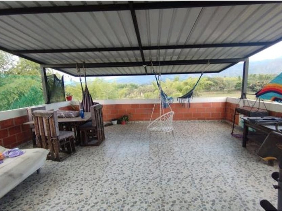 C163 VENTA DE CASA DE 3 PISOS EN CALOTO - 6