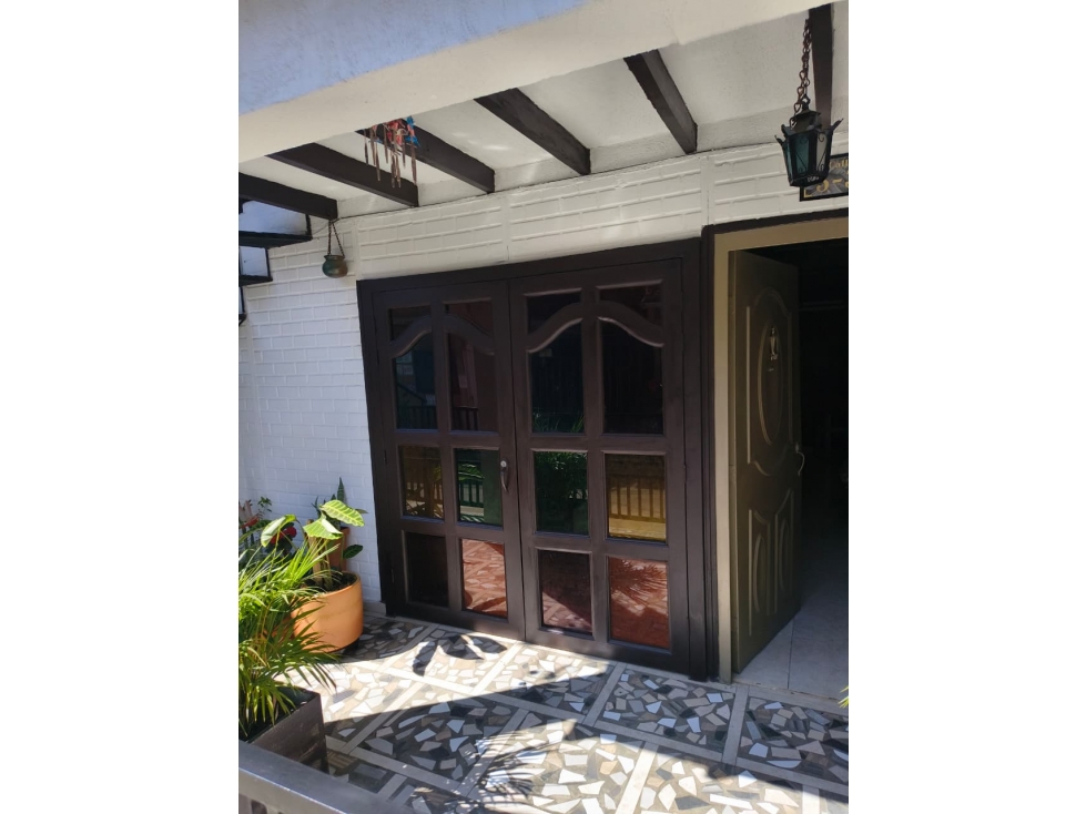 SE VENDE CASA DE DOS PISOS EN CALOTO - 181 — foto 5
