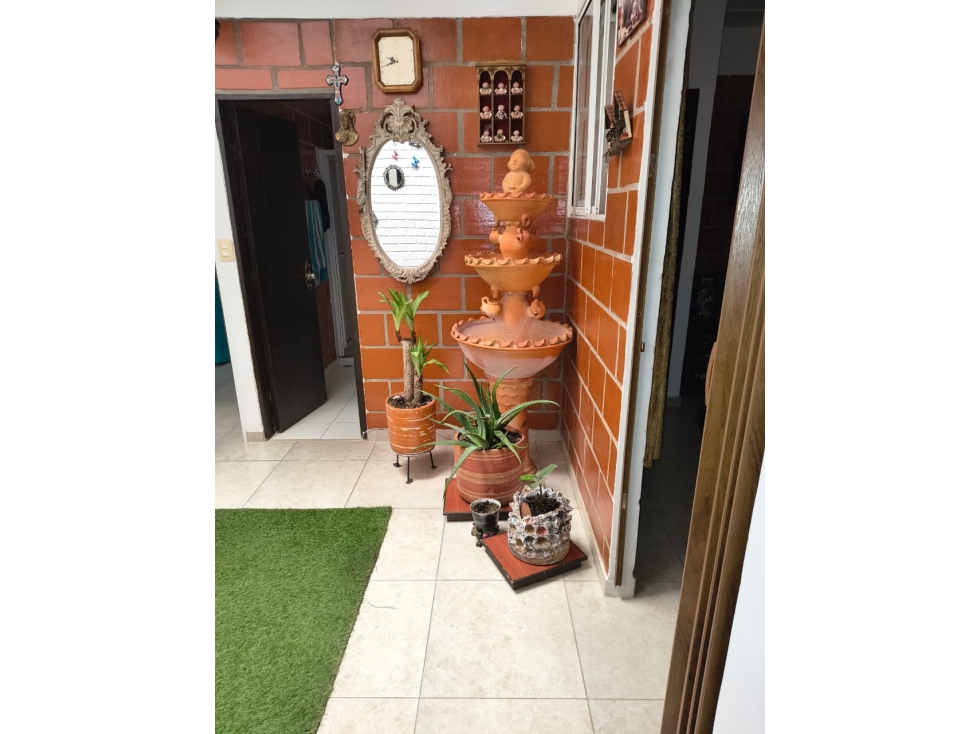 SE VENDE CASA DE DOS PISOS EN CALOTO - 181 — foto 6