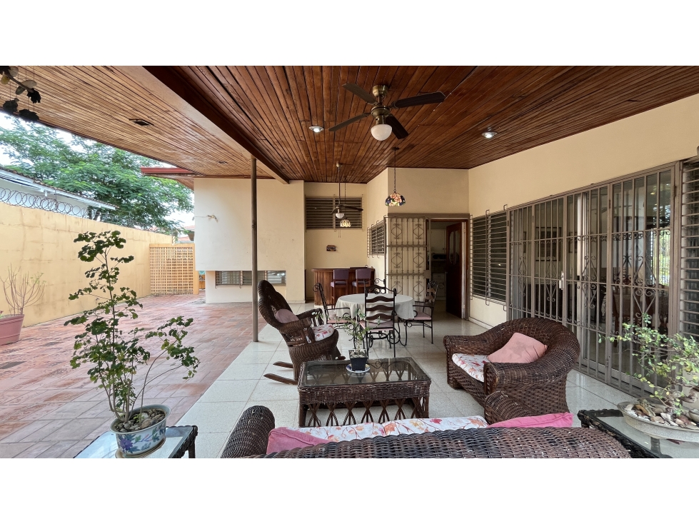 Casa en venta en San Francisco con amplia terraza y 408 m² de terreno — foto 4