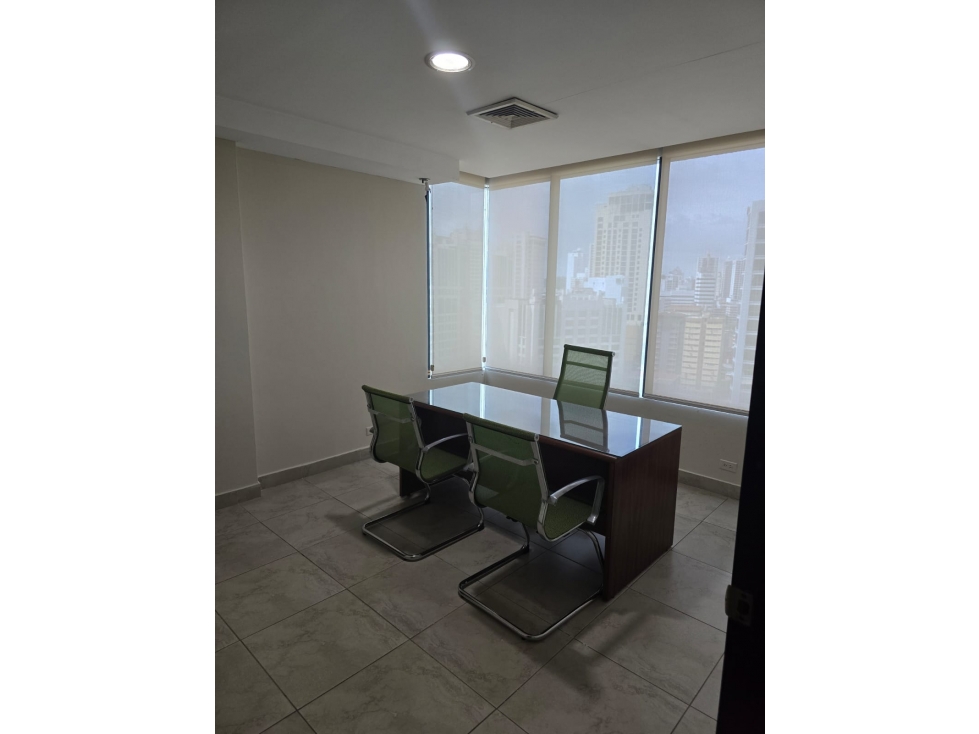 Alquiler de Oficina en PH Global Plaza | $900 75 m² calle 50