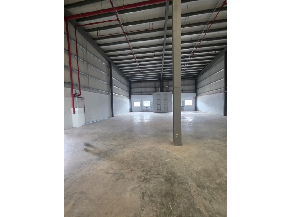 Galera en Alquiler en Llano Bonito | 500 m² | Seguridad