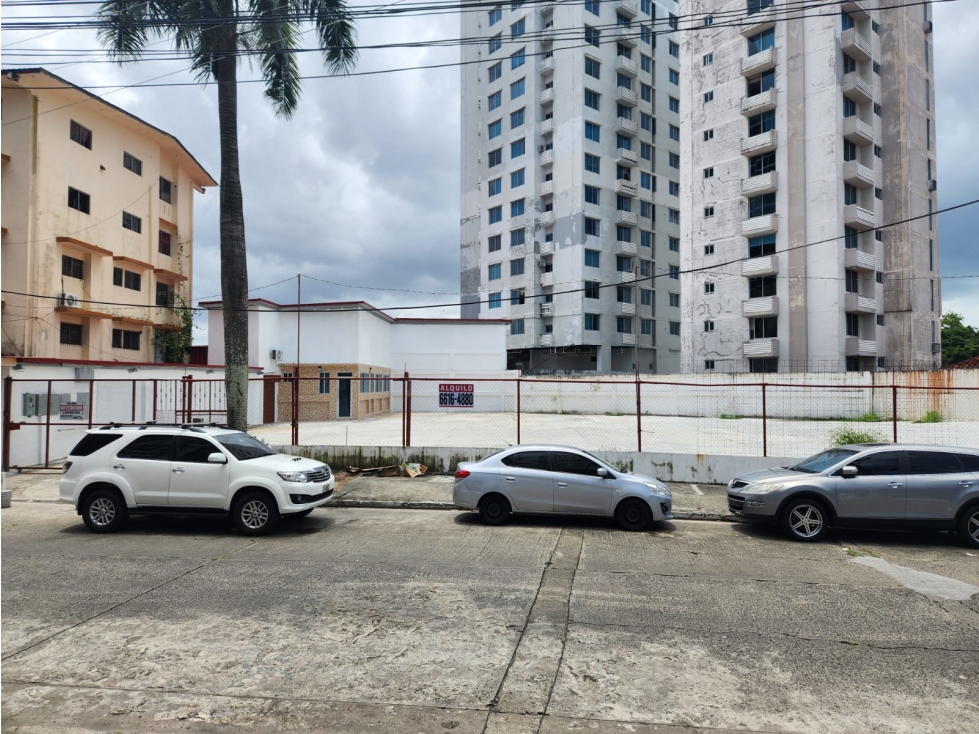 Alquiler en Villa de las Fuentes | 900 m² con oficinas - 1