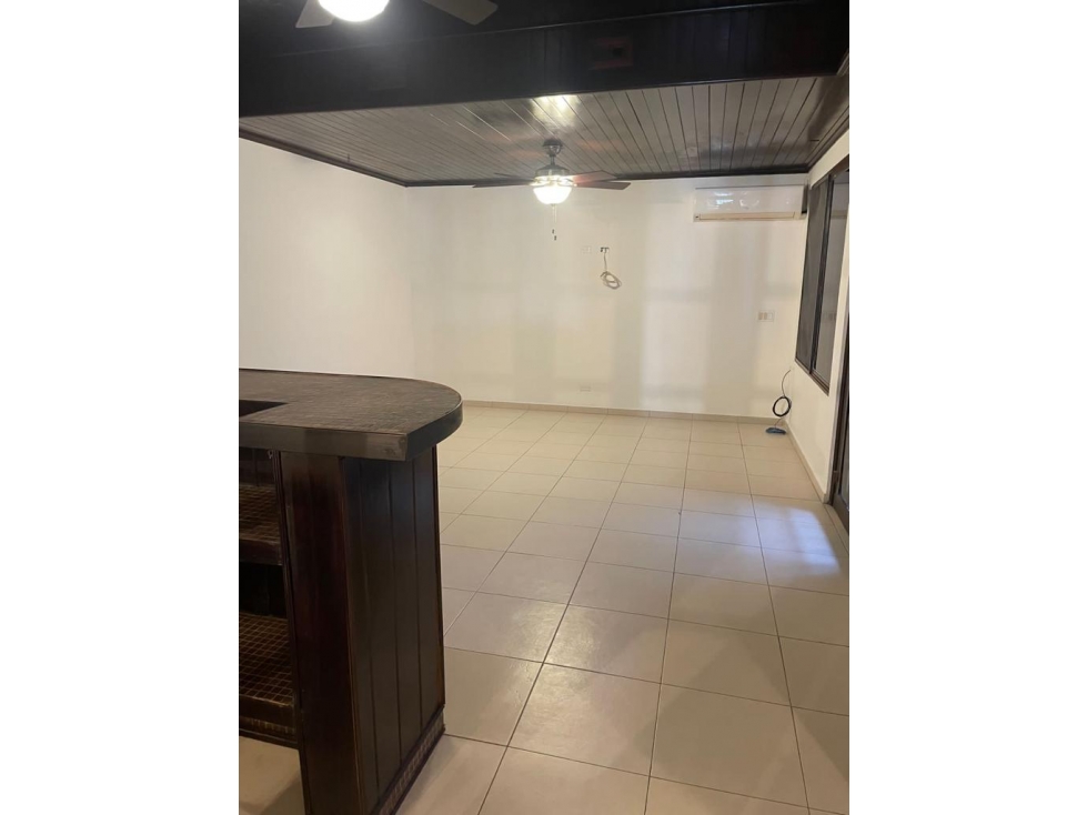 Casa en Venta en La Alameda | Amplia y Disponible Inmediatamente — foto 6