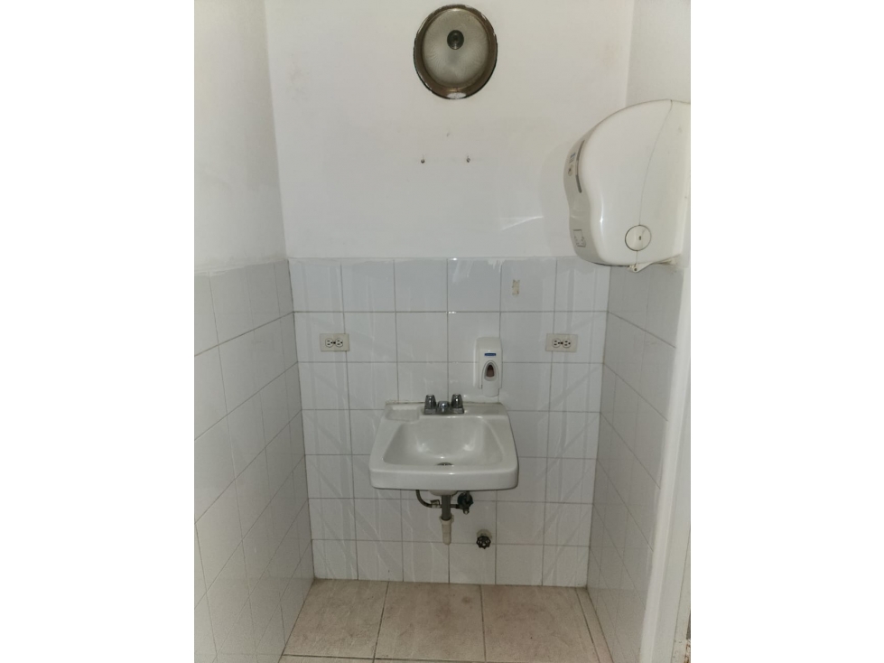 Local comercial en alquiler en Camino de Cruces 1000$ — foto 3