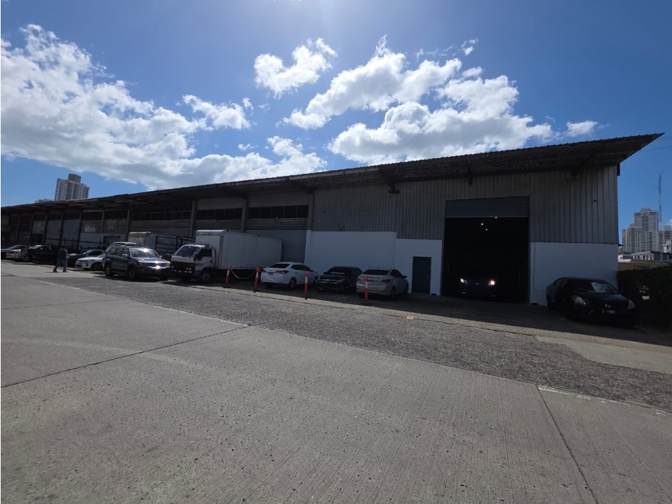 Galera en Venta con 6000 m2 de terreno centrica — foto 2
