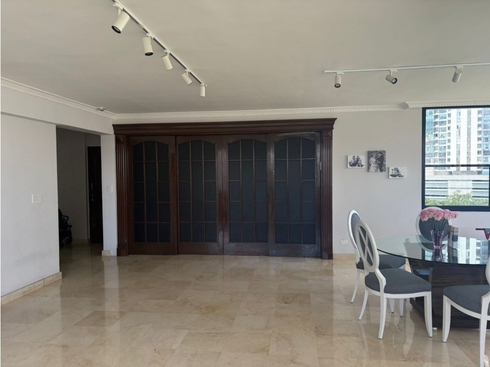 Apartamento de 250 m² en Bella Vista Precio de remate — foto 2