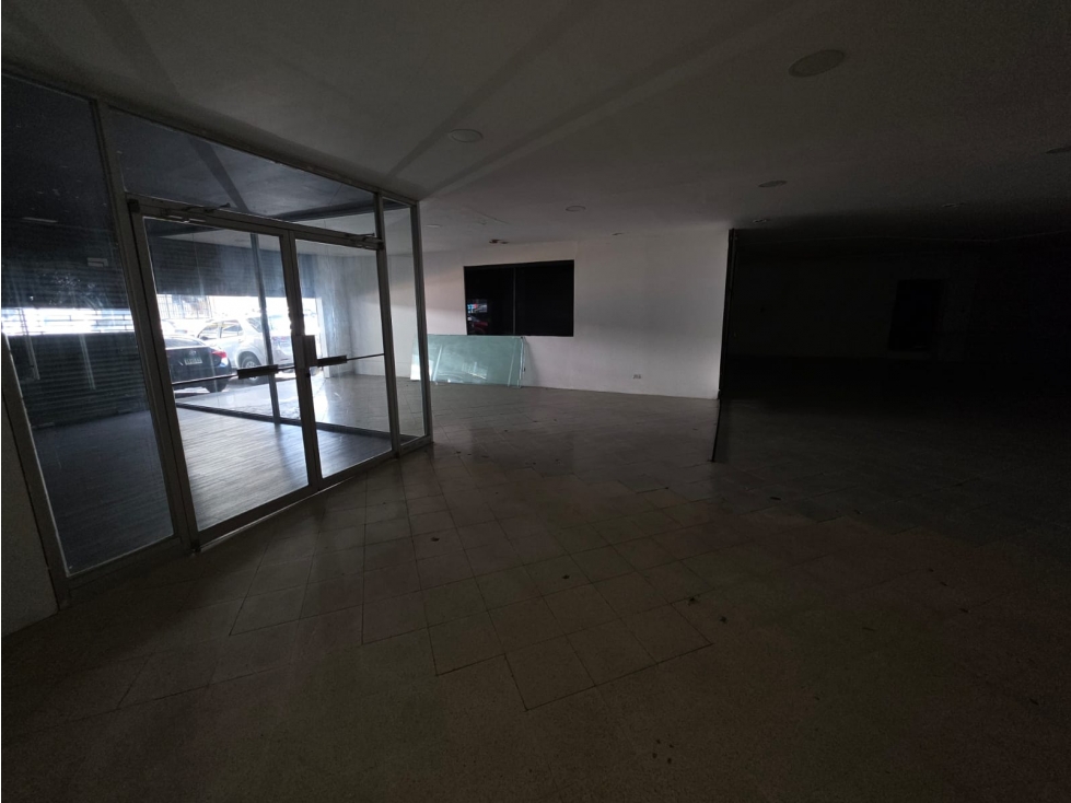 Local en alquiler en Los Ángeles | 283 m² y 6 estacionamientos — foto 2