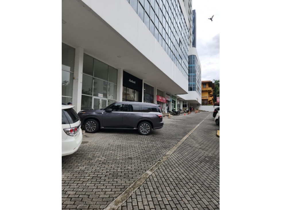 Alquilo, 3 locales comerciales 220 m2 Cerca iglesia del Carmen — foto 3