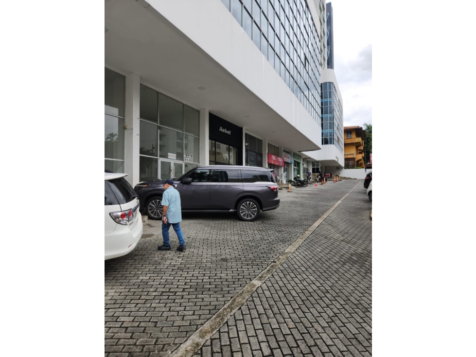 Alquilo, 3 locales comerciales 220 m2 Cerca iglesia del Carmen — foto 4