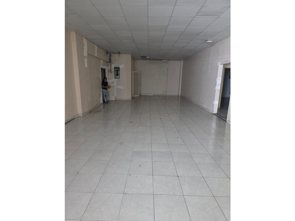 Local en alquiler en El Dorado | 90 m² por $800 al mes - 4