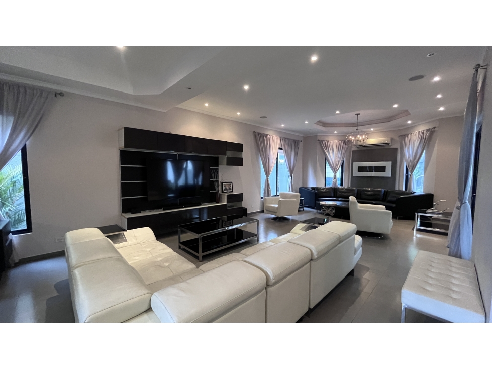 Casa en Costa del Este | 940 m² de terreno y piscina | $1.5M — foto 5