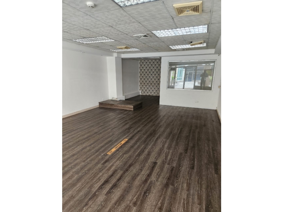 Local comercial en alquiler en Camino de Cruces 1000$ — foto 2