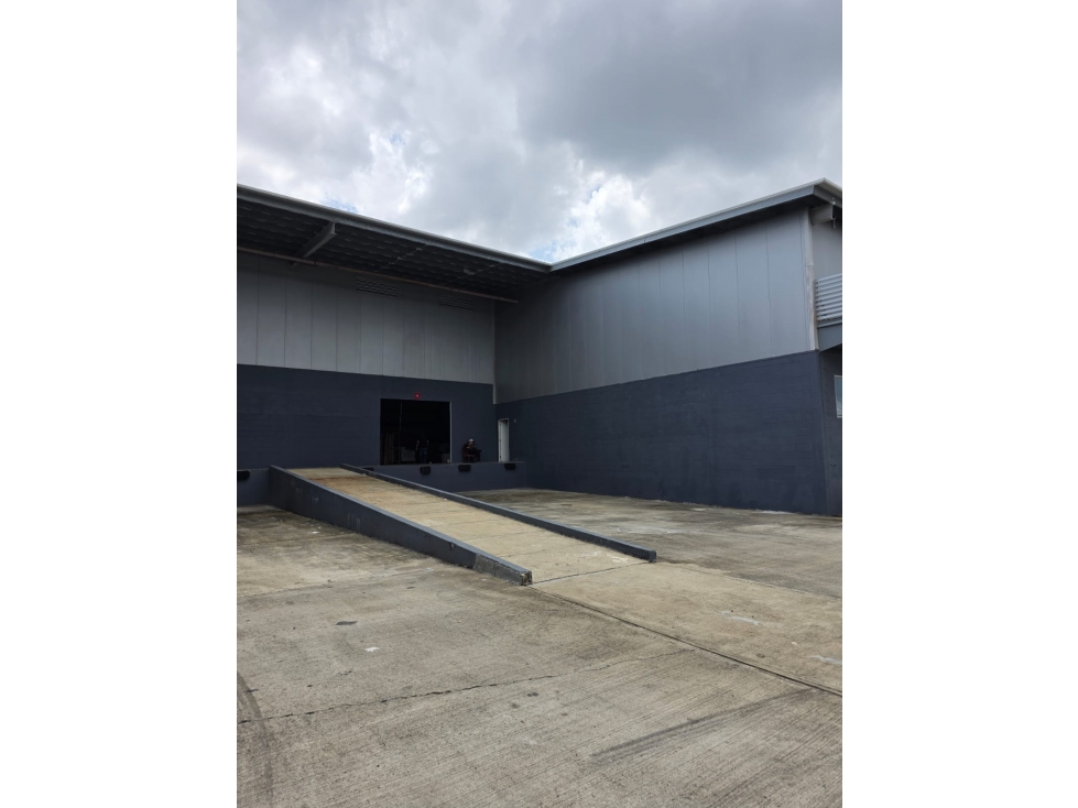 Galera en Alquiler en Llano Bonito | 500 m² | Seguridad — foto 6