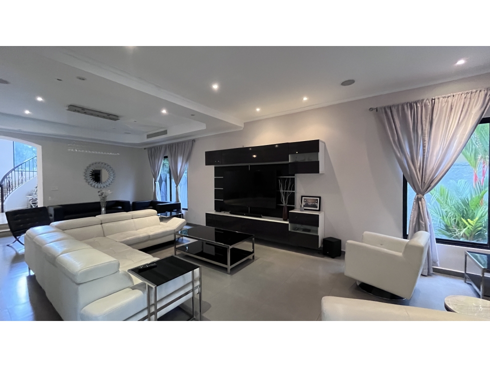 Casa en Costa del Este | 940 m² de terreno y piscina | $1.5M — foto 3