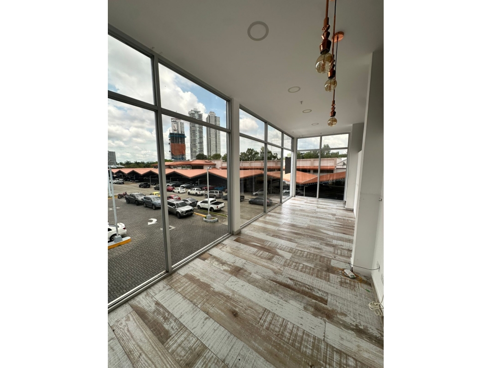 Alquiler Local Comercial costa del Este 137m2