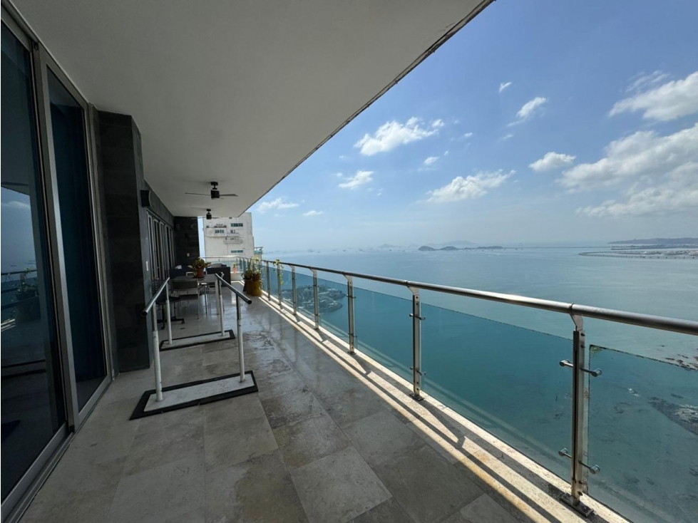 amoblado en piso alto Punta Pacífica Aqualina