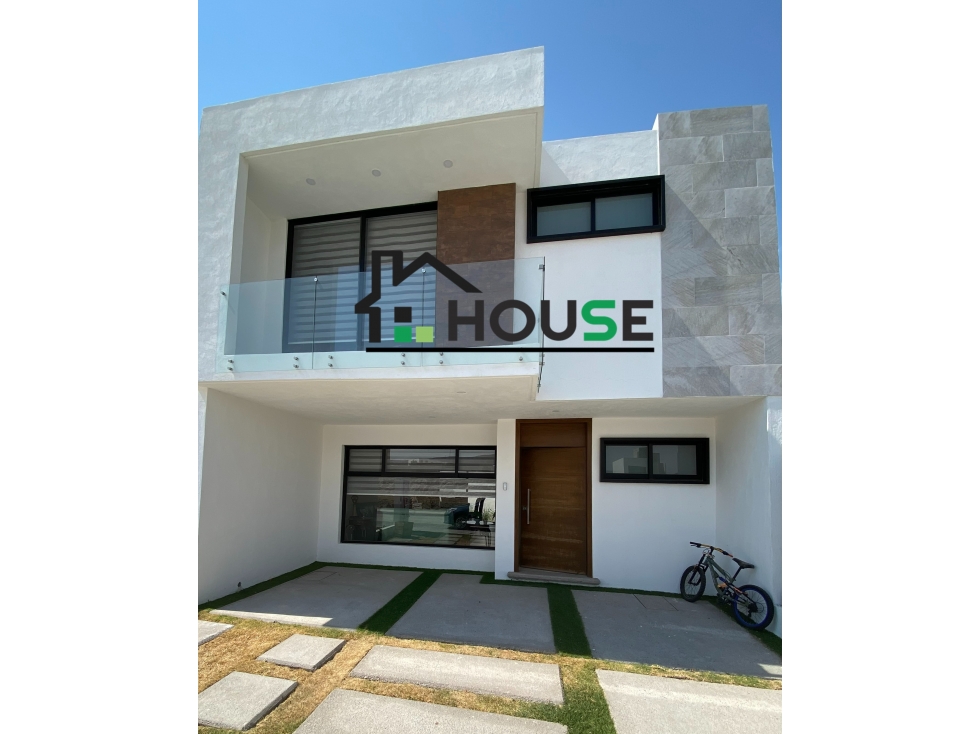 Residencia en Venta en Queretaro a Cuadras de La Autopista - 1