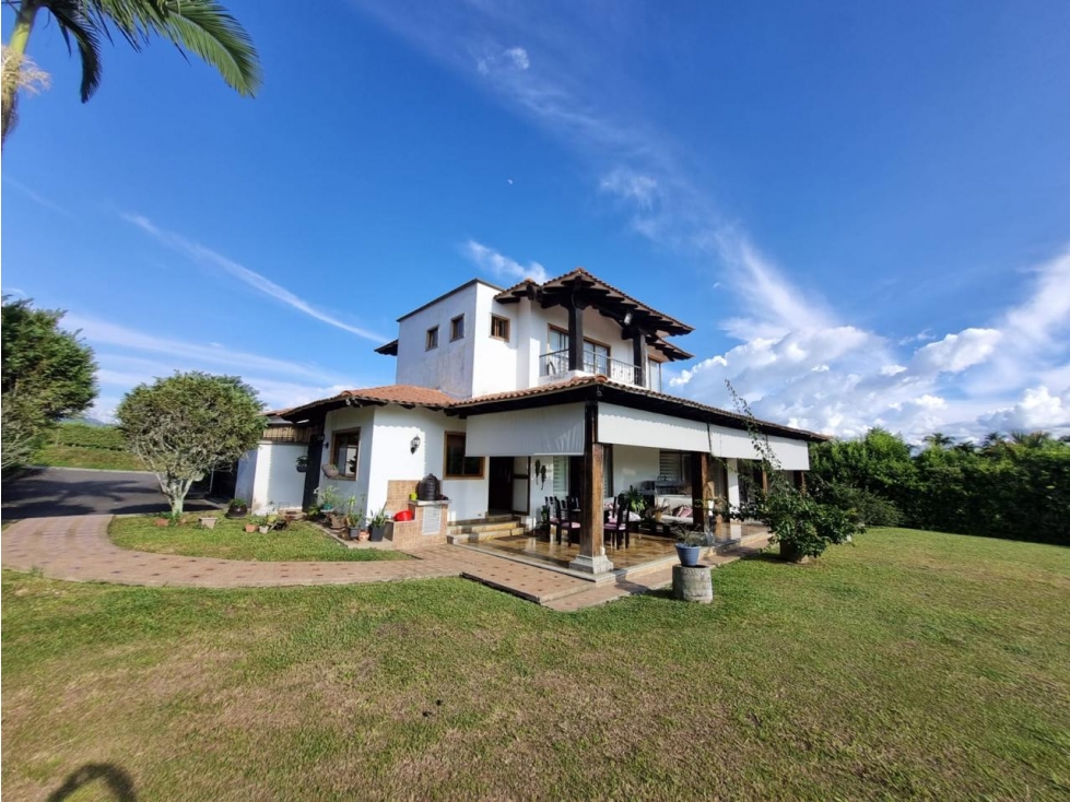 VENDO CASA EN EL TIGRE
