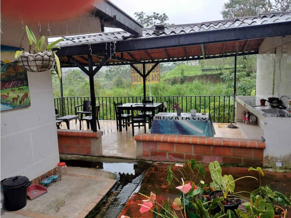 VENDO CASA EN DOSQUEBRADAS VEREDA EL PARAISO
