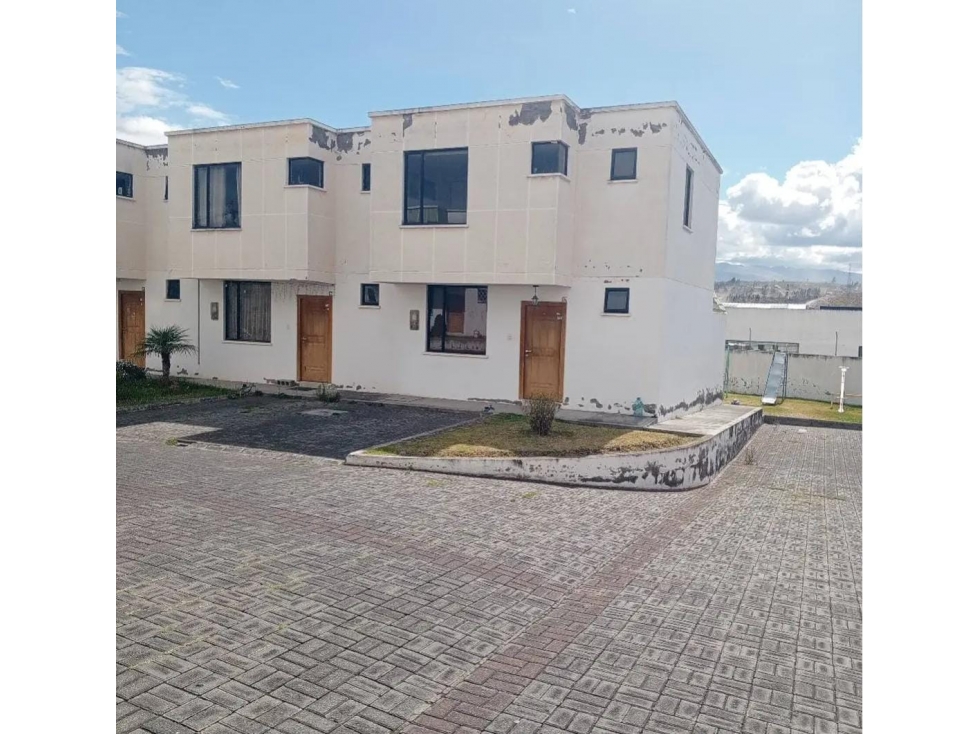 CASA EN VENTA EN LATACUNGA, CJTO HAB TERRAZA DEL NIAGARA 3 - 2
