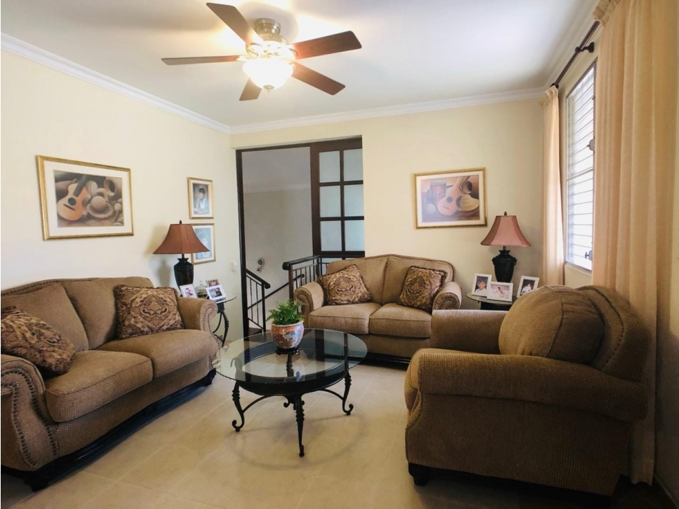 Casa Residencial de 2 Niveles en Venta Urb. Club X, Betania | DC — foto 2