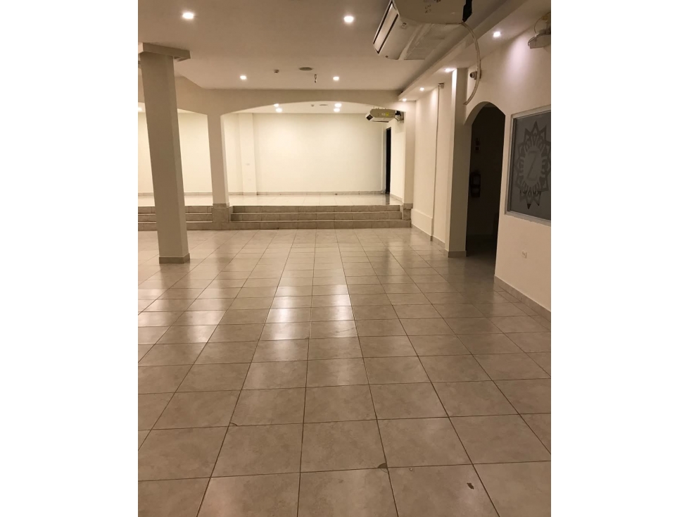 Venta de Plaza Comercial y Apartamentos en La Chorrera - 4