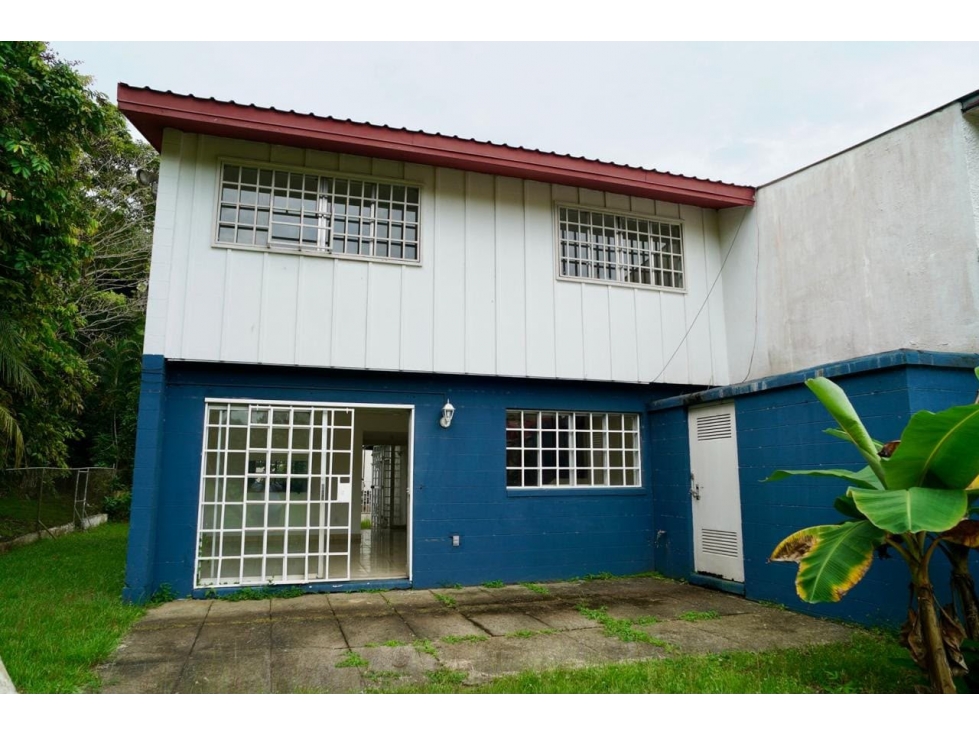 Casa de 2 Pisos en Venta - Villas de Howard, Farfán - JM