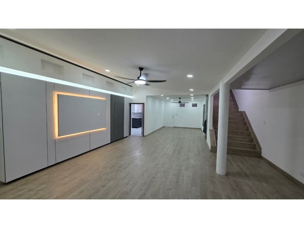 Venta de Casa Remodelada en Brisas del Golf - SG