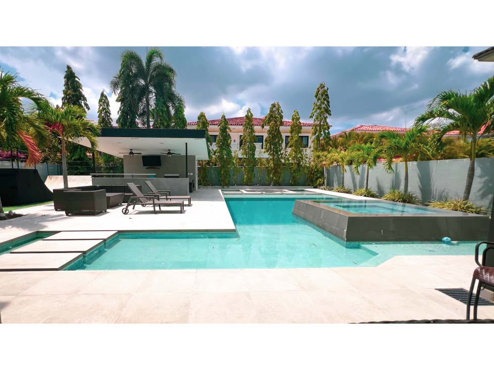 VENTA DE RESIDENCIA DE LUJO EN COSTA DEL ESTE -S.G. — foto 2